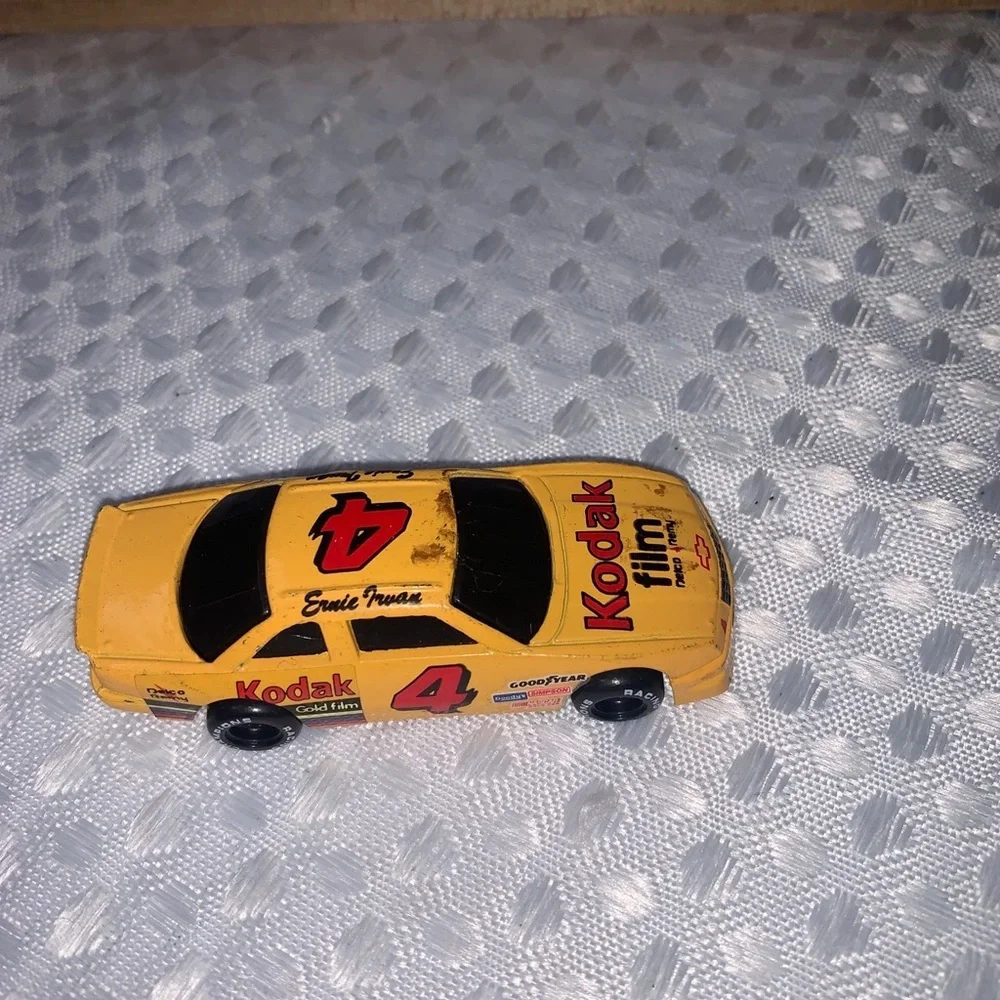 NASCAR Ernie Irvan #4 Kodak Film 1/24 Scale Diecast 1991 Racing Champions.